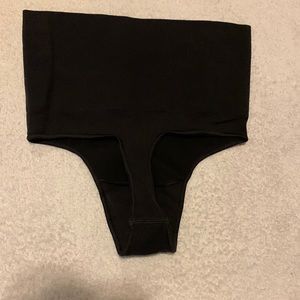 Skims CORE CONTROL THONG